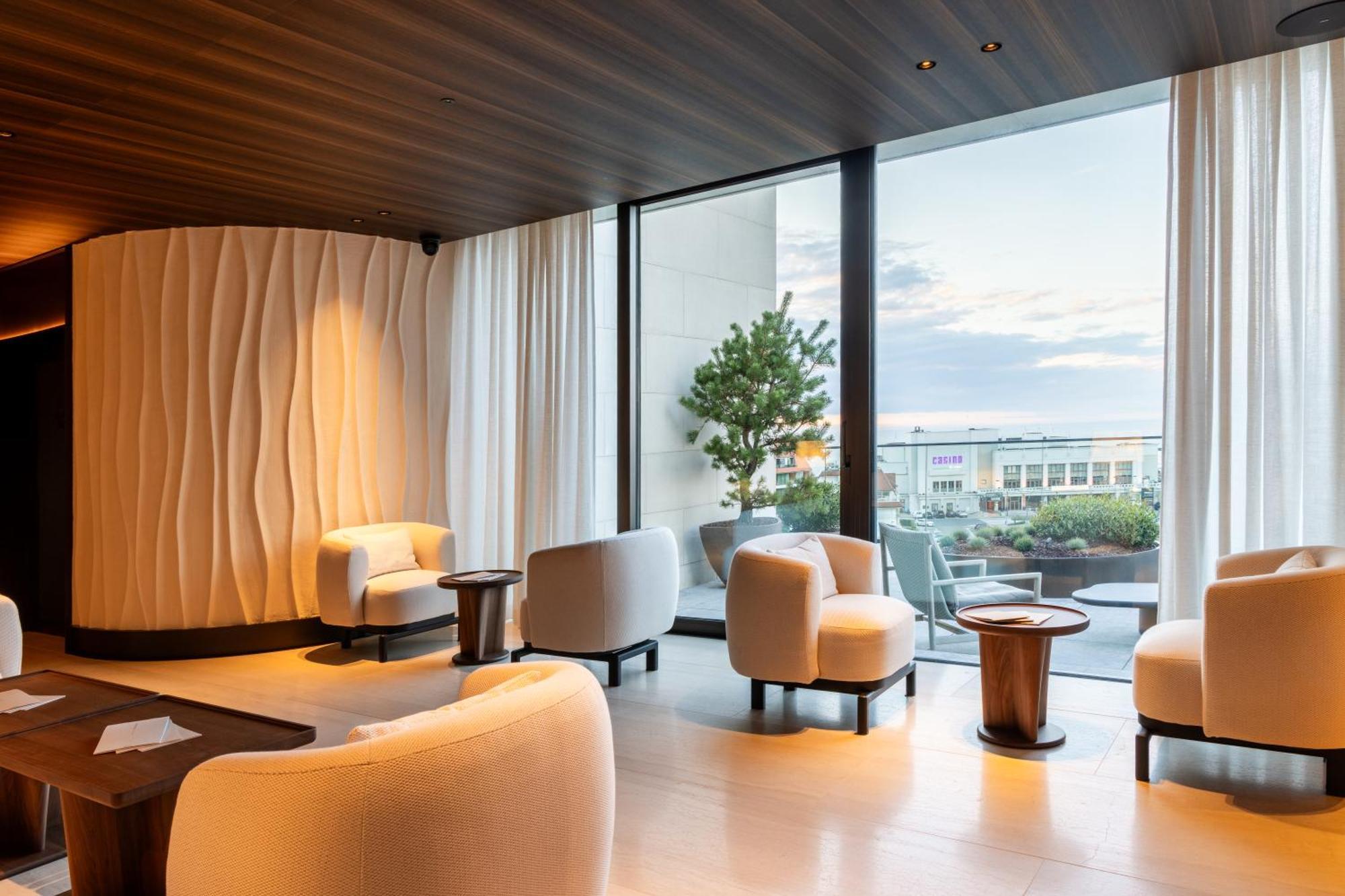 La Reserve Resort Hotel